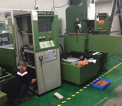 �_(t��i)һ�𻨙C(j��)�İl(f��)չ�^(gu��)��